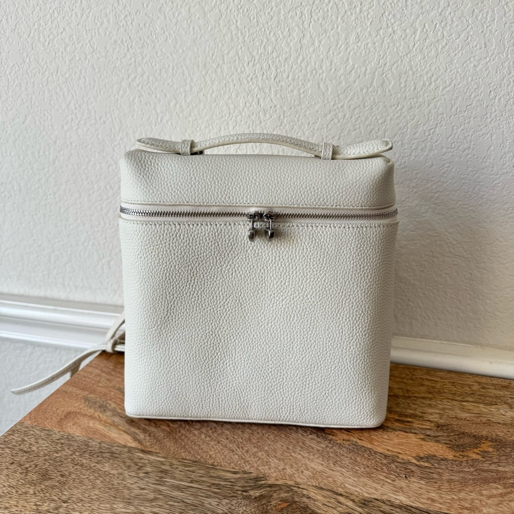 *READ White Pebble Leather Extra Pocket Backpack Zipper Box Satchel Convertible